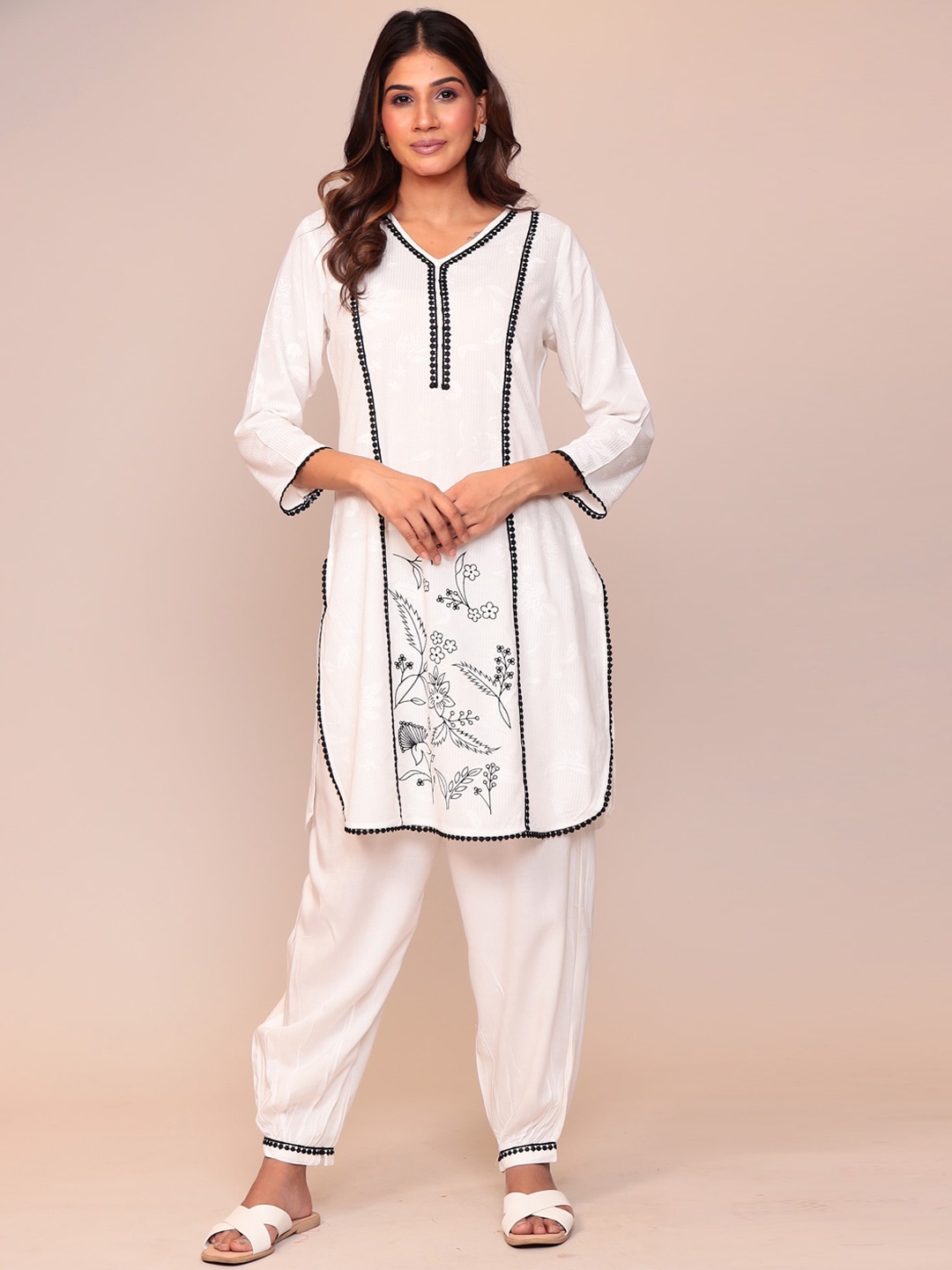 

ZARI Embroidered Pure Cotton Kurta with Trousers, White