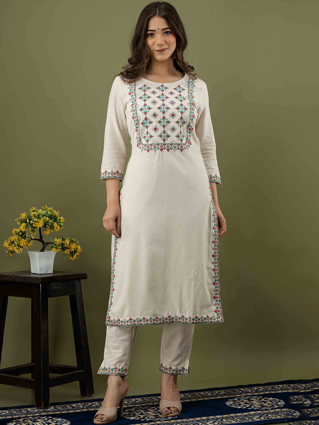 

JAIPUR FASHION MODE Ethnic Motif Yoke Design Regular Thread Work Kurta With Trousers, White