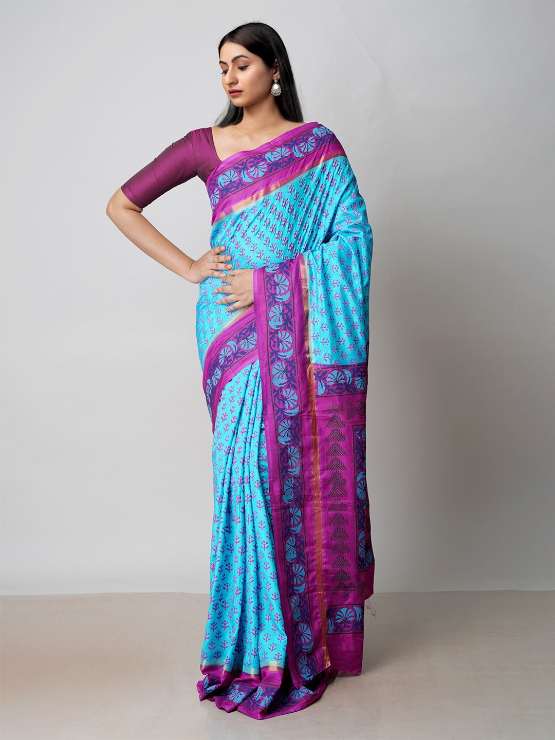 

Unnati Silks Ethnic Motifs Printed Zari Baluchari Saree, Blue