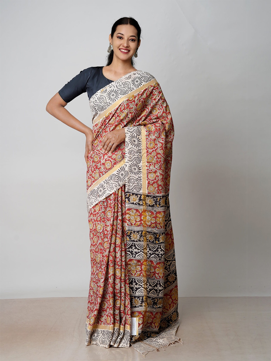 

Unnati Silks Kalamkari Printed Zari Pure Silk Kanjeevaram Saree, White