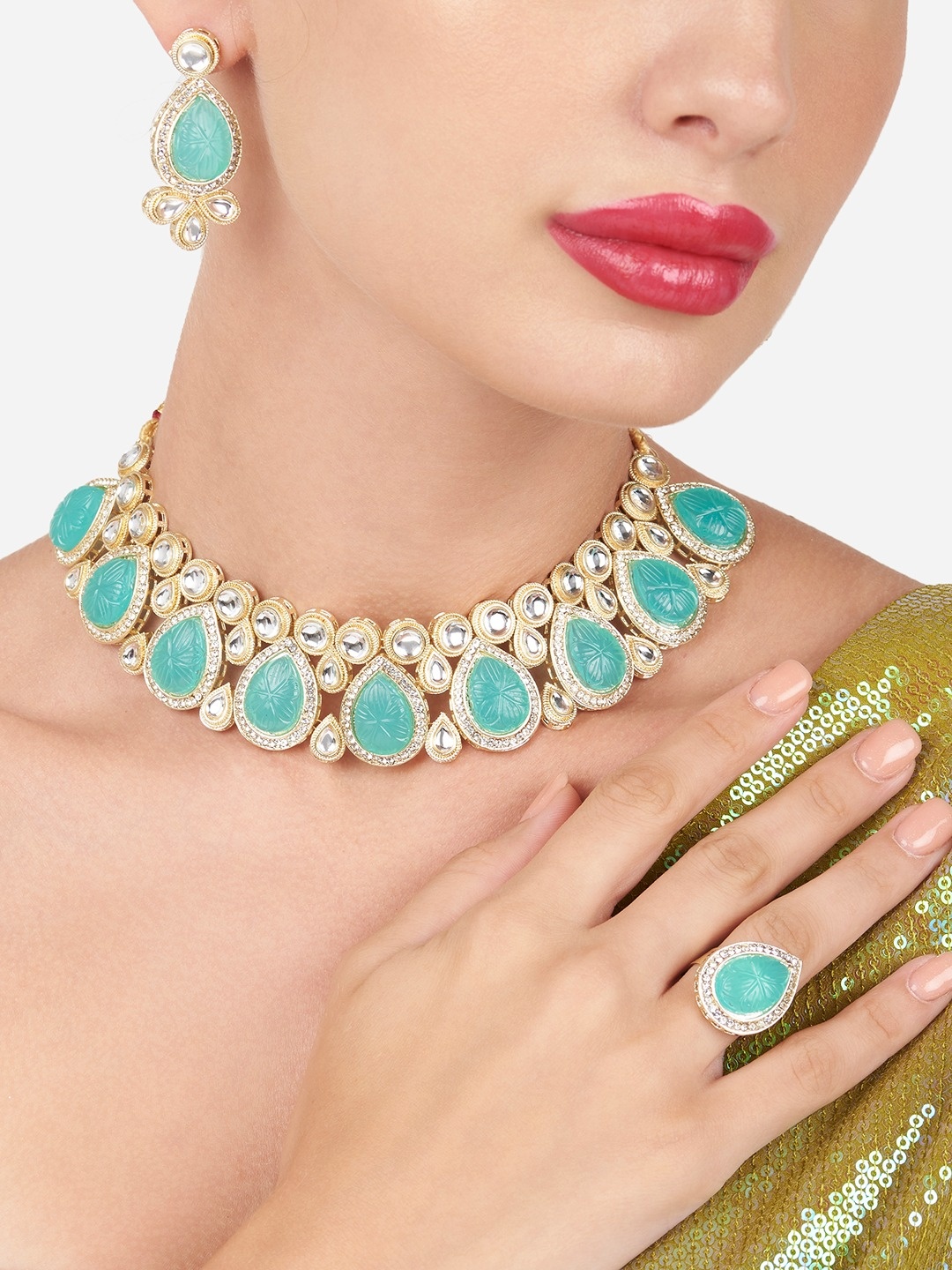

Zaveri Pearls Gold-Plated Kundan-Studded Choker Jewellery Set
