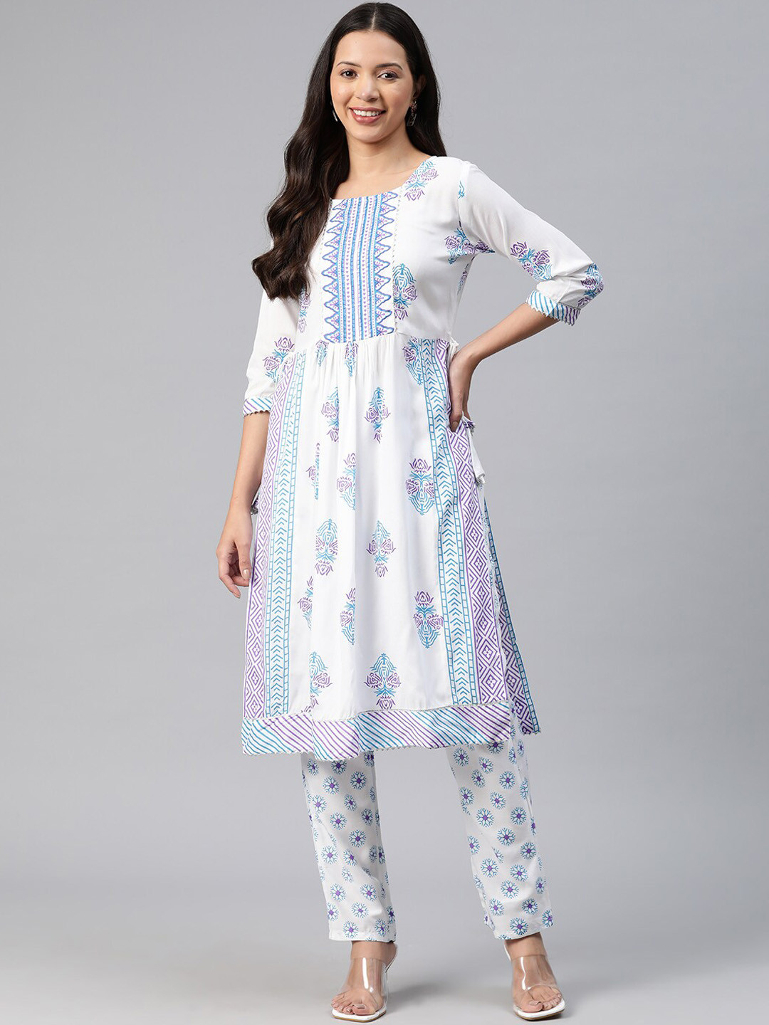 

OMASK Floral Printed Gotta Patti Kurta with Pyjamas, White