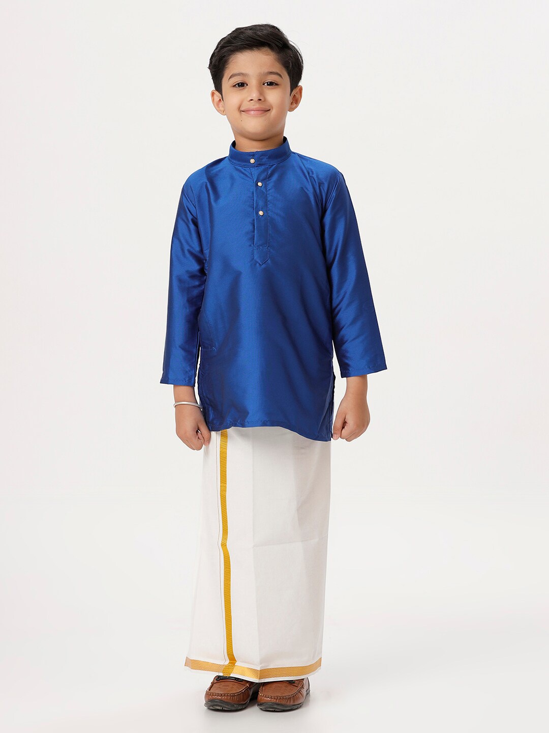 

Ramraj Boys Mandarin Collar Kurta With Veshti, Blue