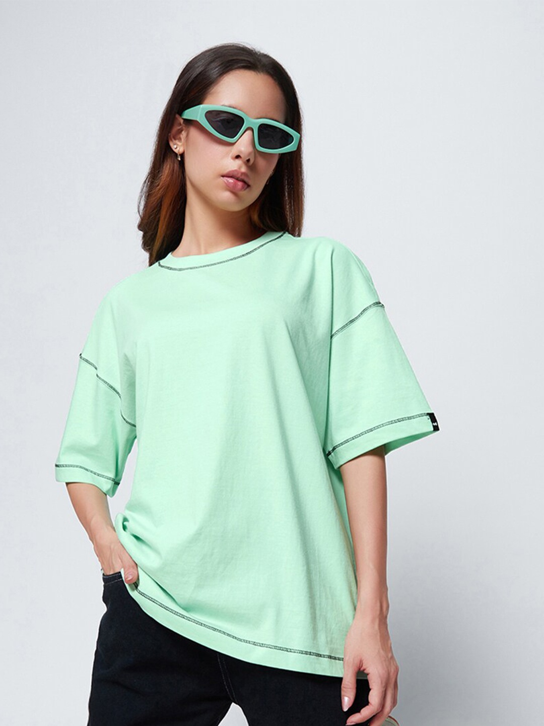 

Bewakoof Green Drop Shoulder Sleeves Pure Cotton T-shirt