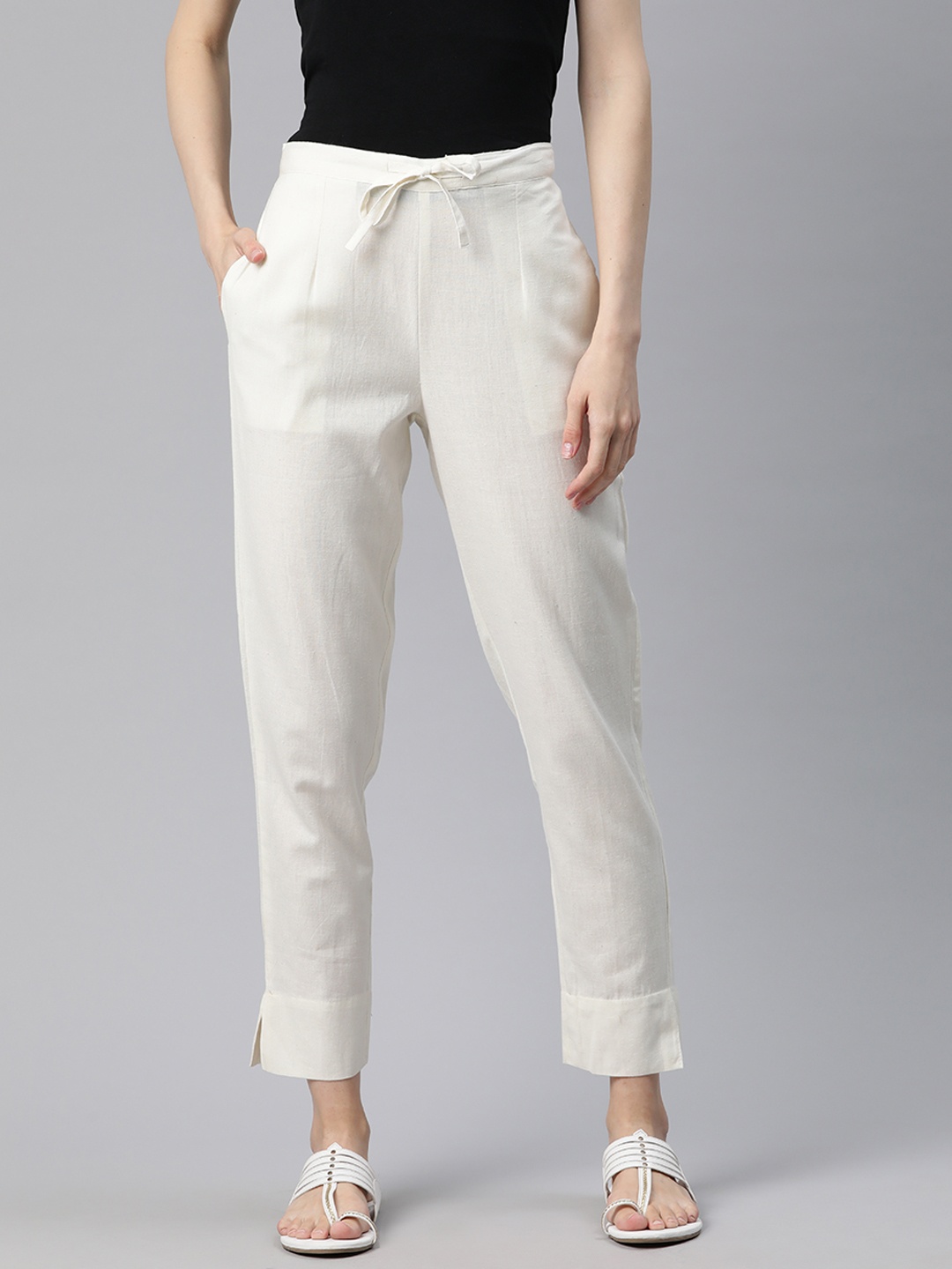 

PIROH Women Solid Regular Trousers, Off white