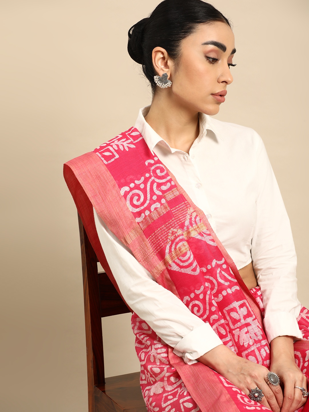 

Taavi Batik Silk Blend Handloom Block Print Saree, Pink