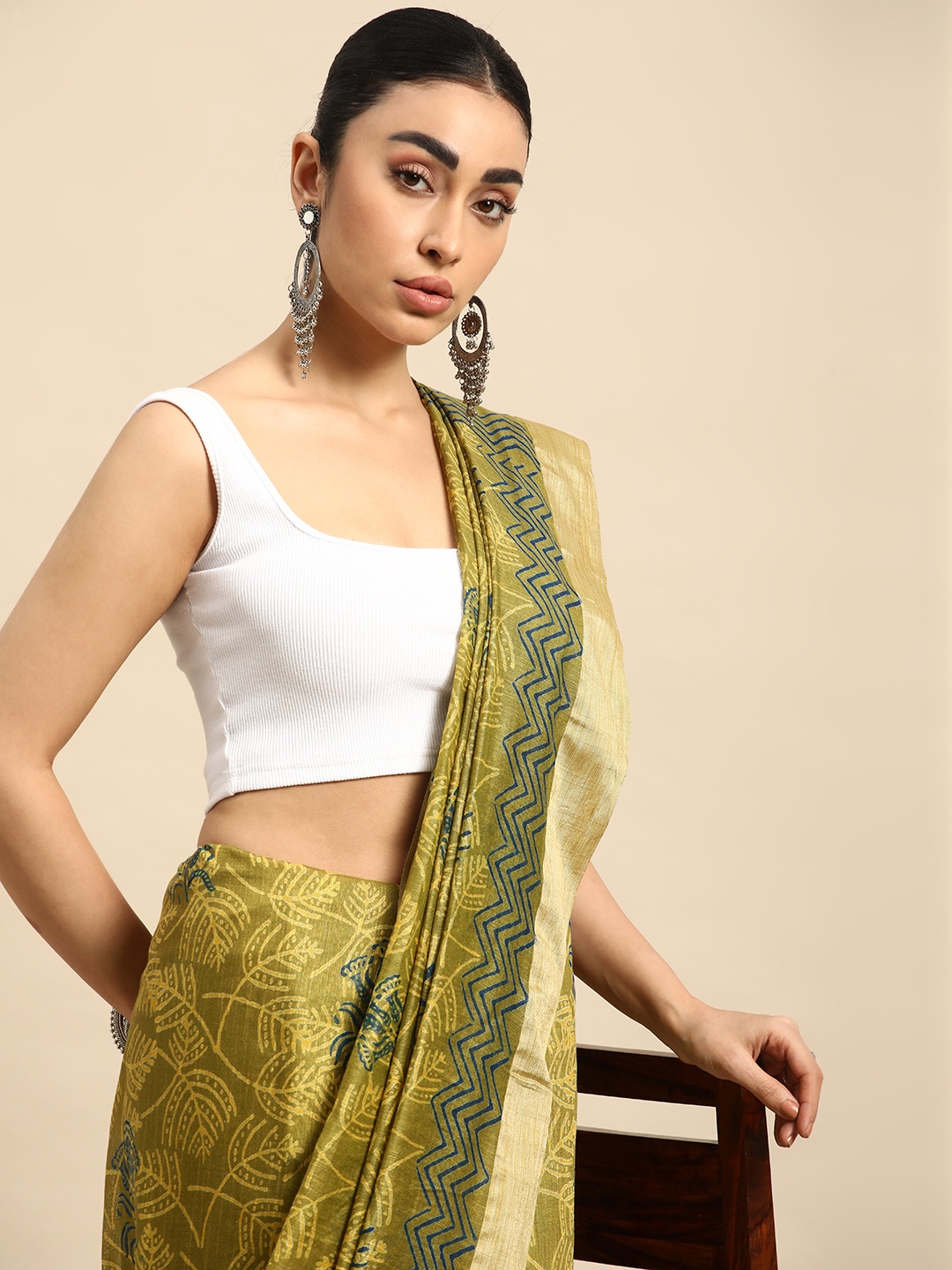 

Taavi Batik Silk Blend Handloom Block Print Saree, Lime green