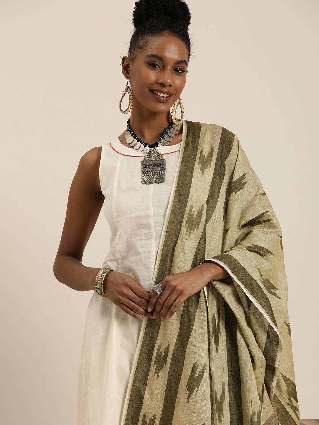 

Taavi Woven Design Ikat Dupatta, Green