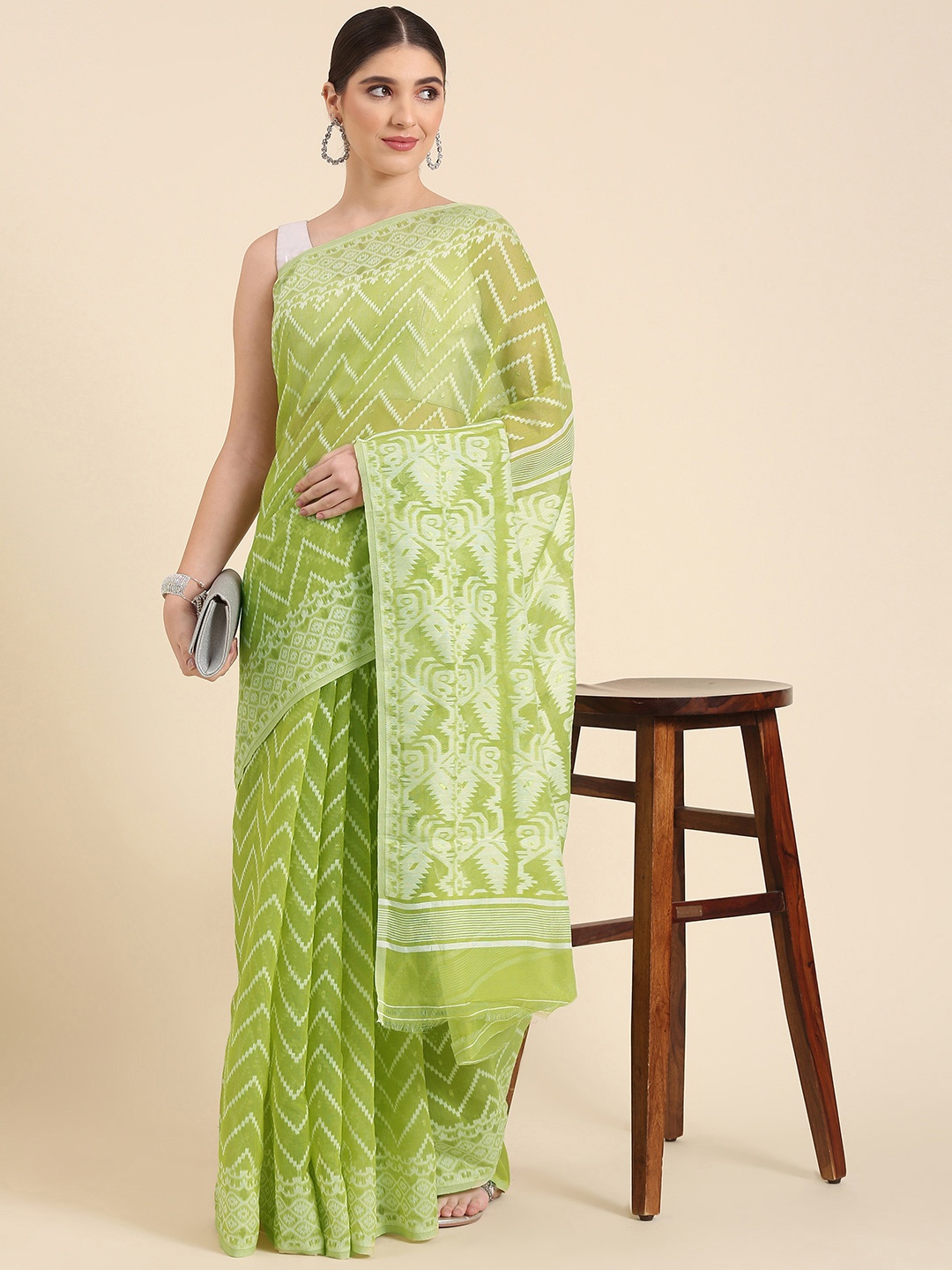 

swatika Woven Design Jamdani Saree, Green