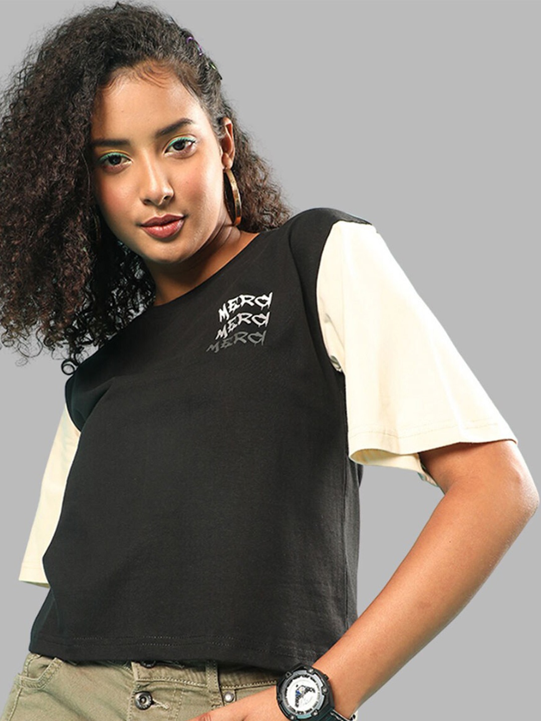 

JUNEBERRY Colourblocked Drop Shoulder Sleeves Bio Finish Cotton T-shirt, Black
