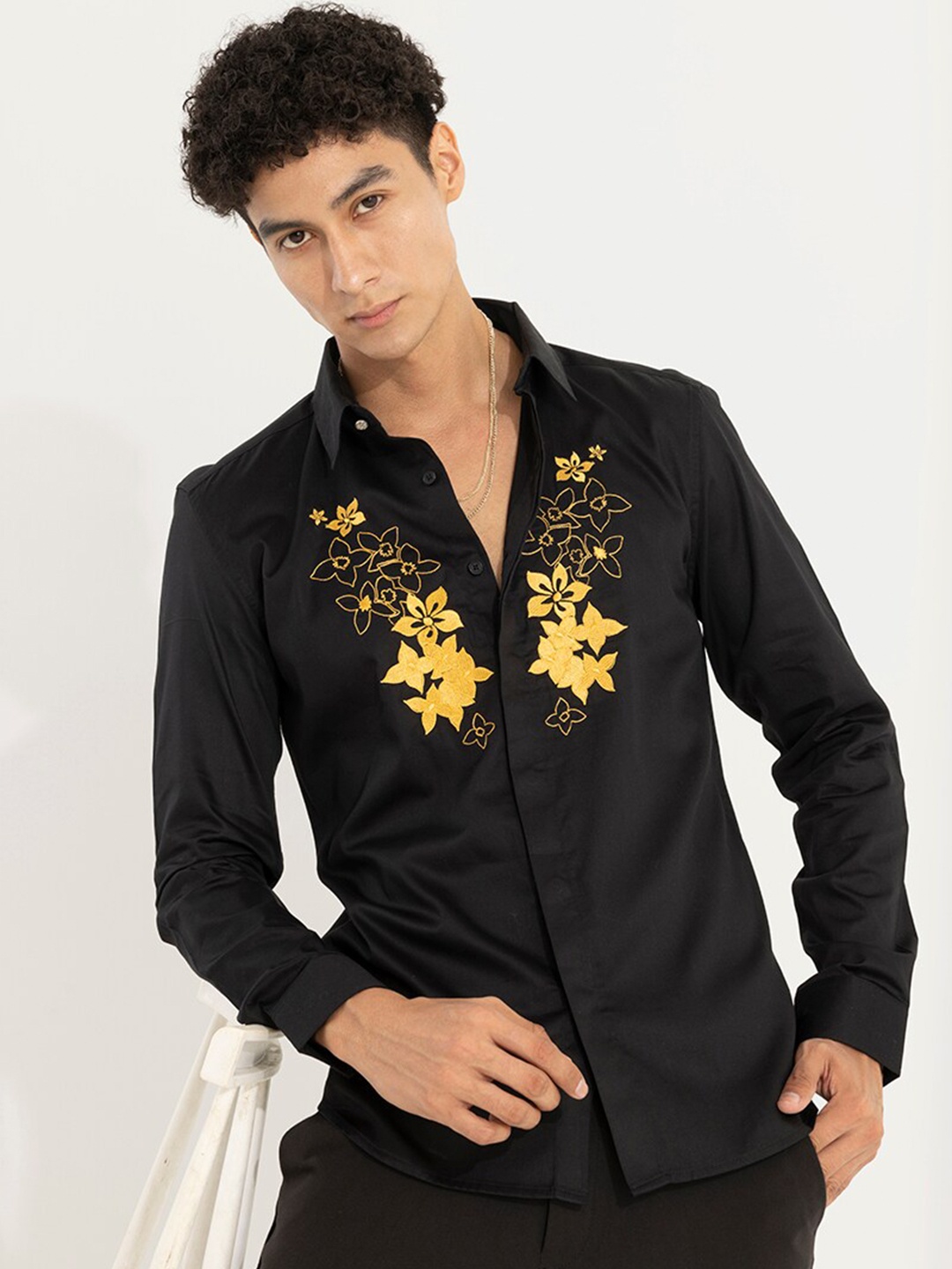 

Snitch Classic Slim Fit Floral Opaque Casual Shirt, White