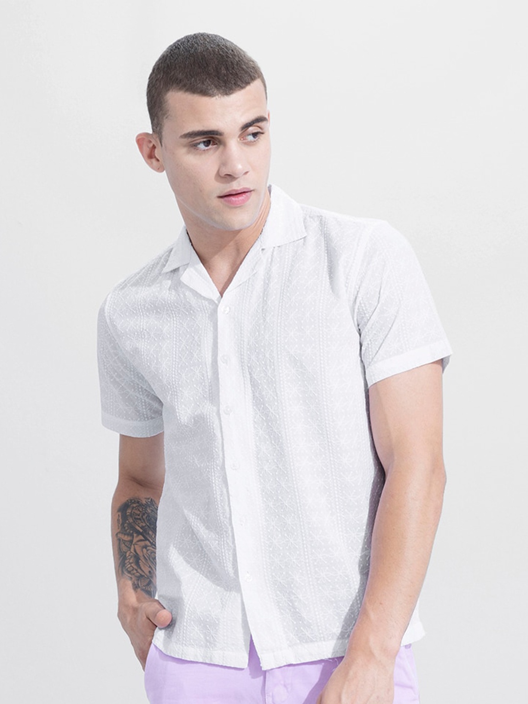 

Snitch White Classic Slim Fit Self design Embroidered Cotton Casual Shirt