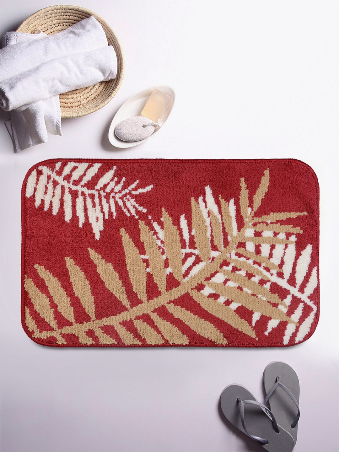 

ROMEE Red & Beige Anti-Skid Printed Rectangular Bath Rug