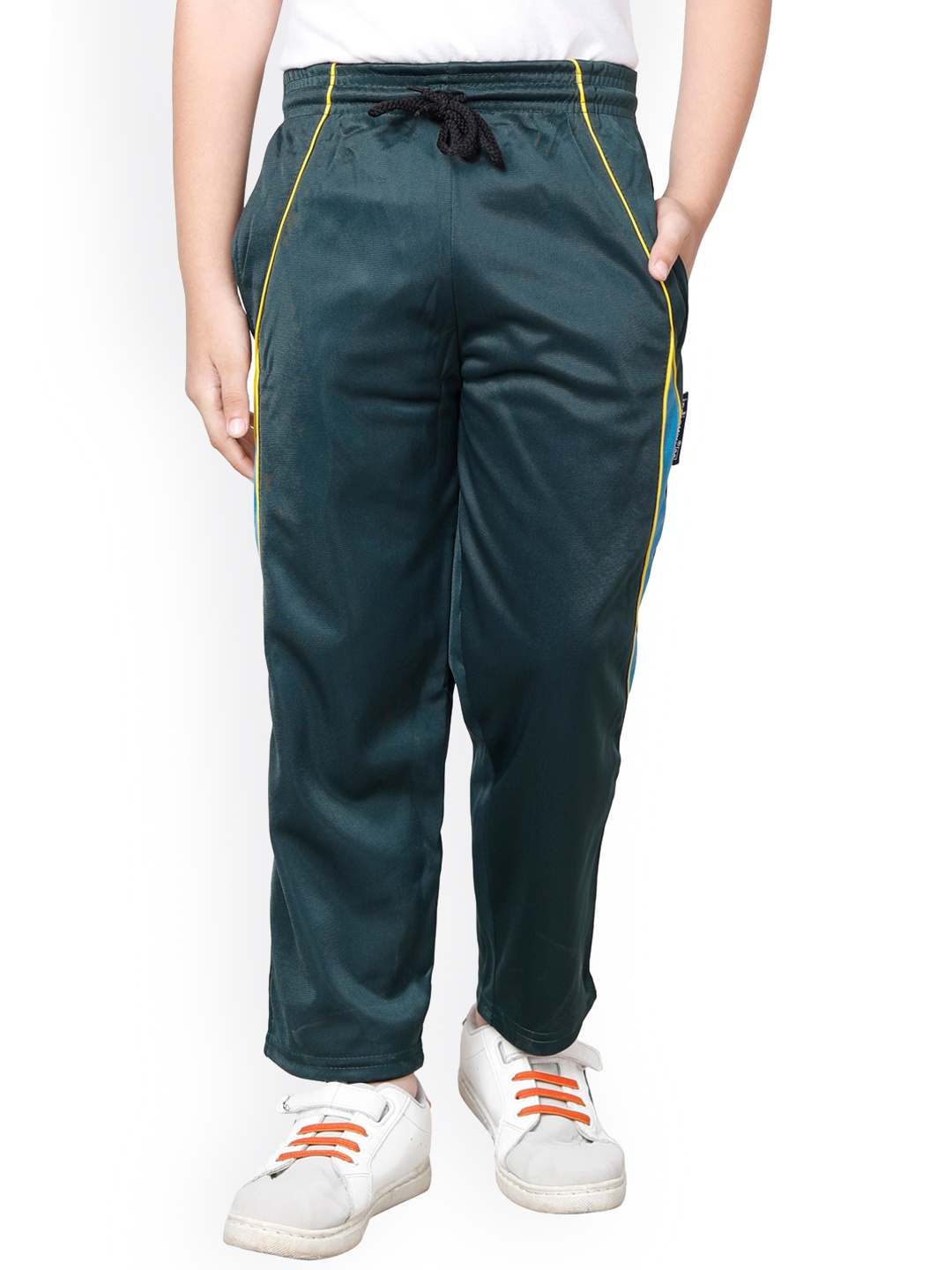 

IndiWeaves Boys Mid Rise Track Pants, Green