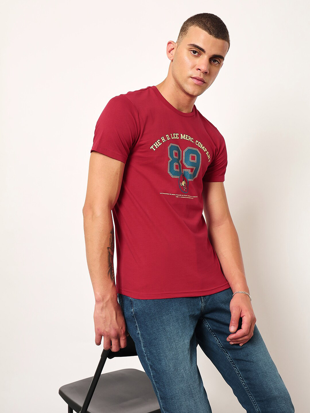 

Lee Typography Printed Pure Cotton Slim Fit T-shirt, Red