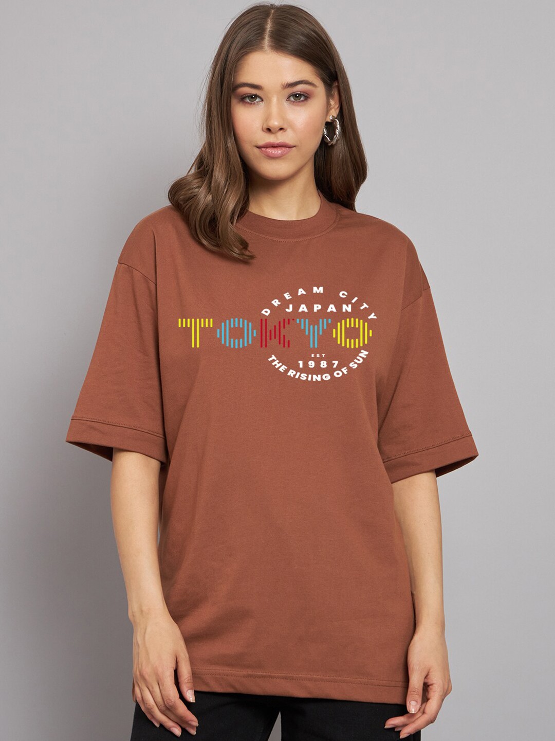 

Imsa Moda Typography Printed Drop Shoulder Sleeves Oversize Cotton Casual T Shirt, Coffee brown
