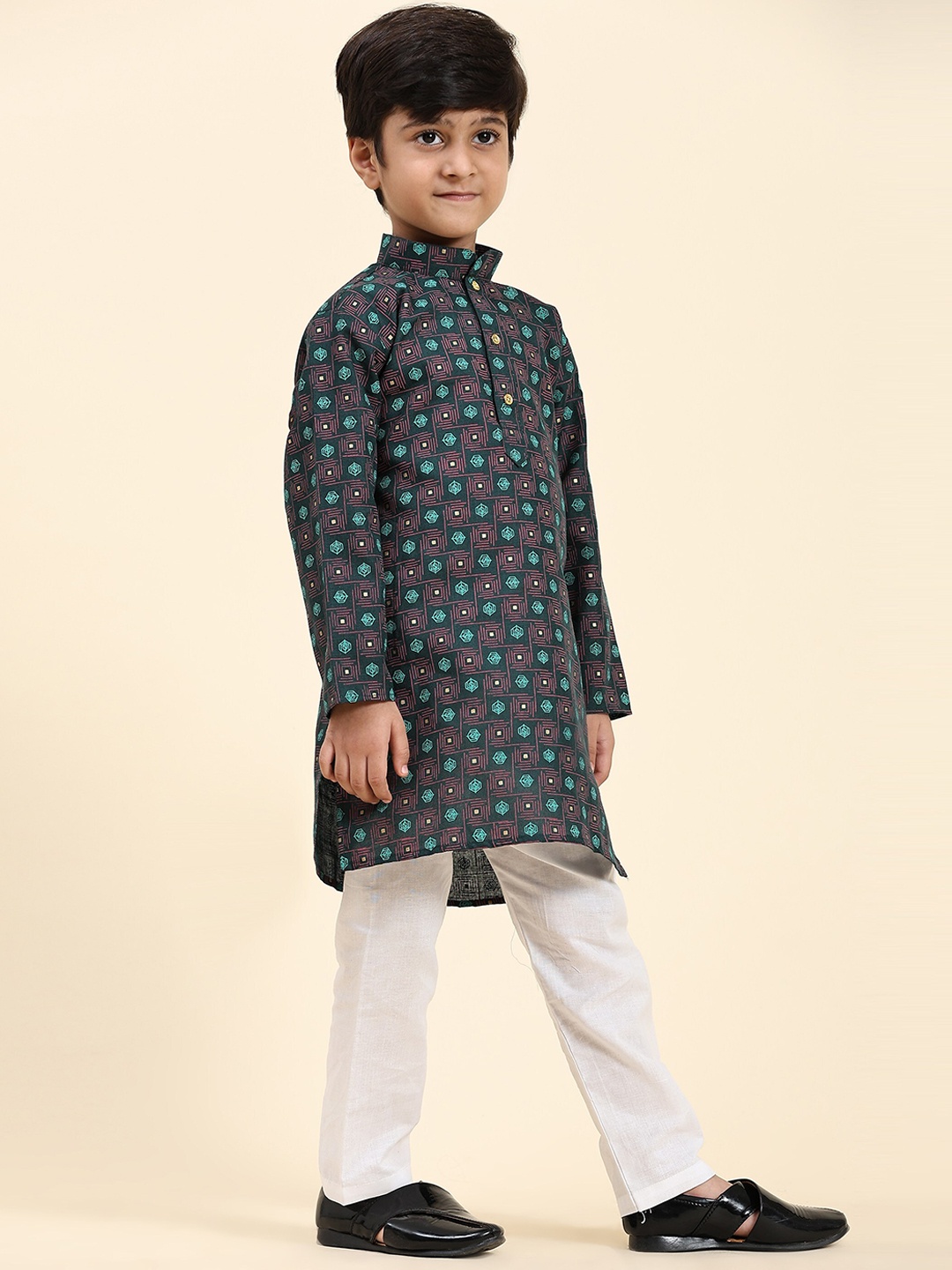 

Pro-Ethic STYLE DEVELOPER Boys Printed Regular Kurta With Pyjamas, Green