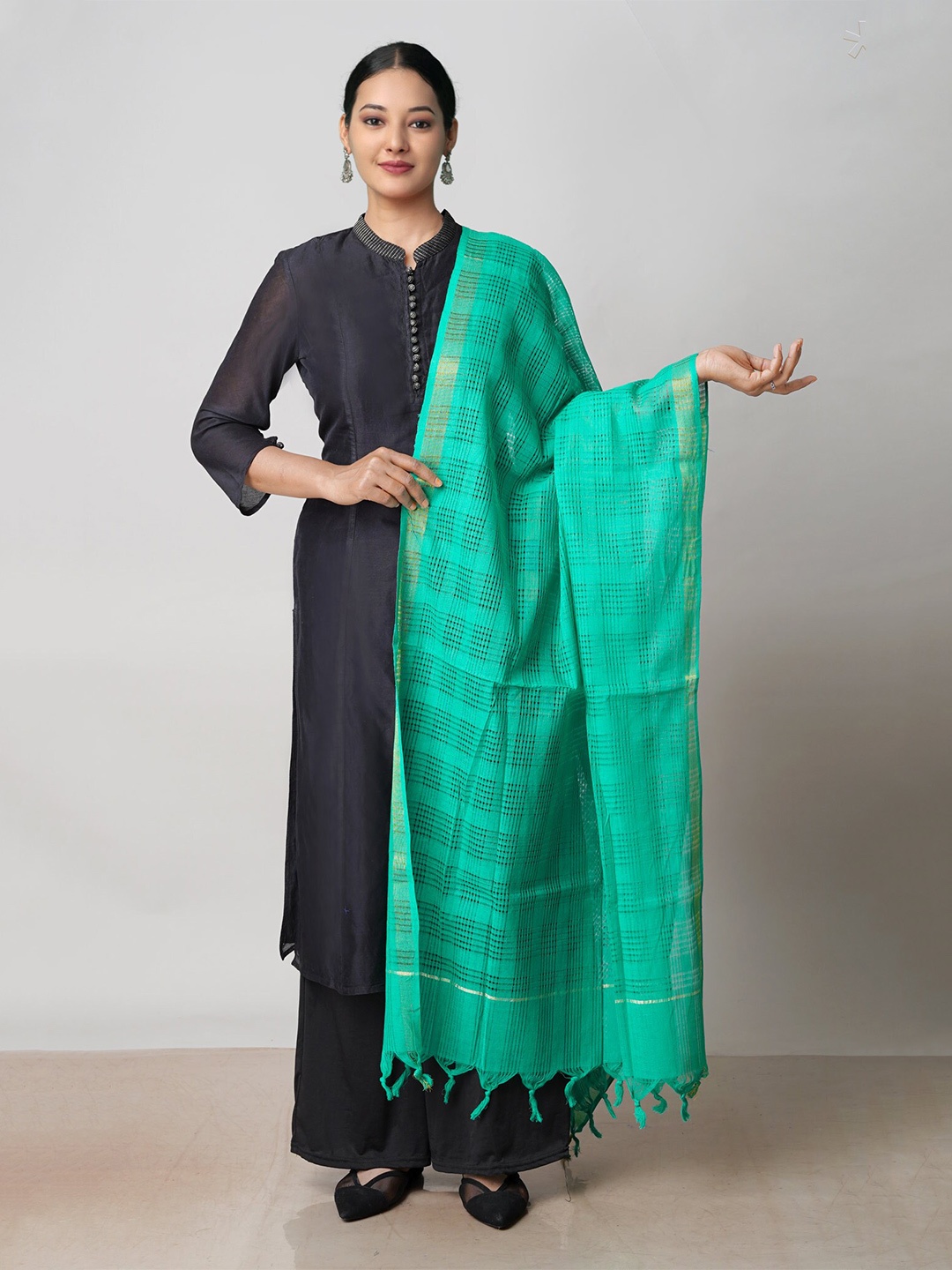 

Unnati Silks Green Checked Woven Desugn Pure Cotton Mangalgiri Dupatta