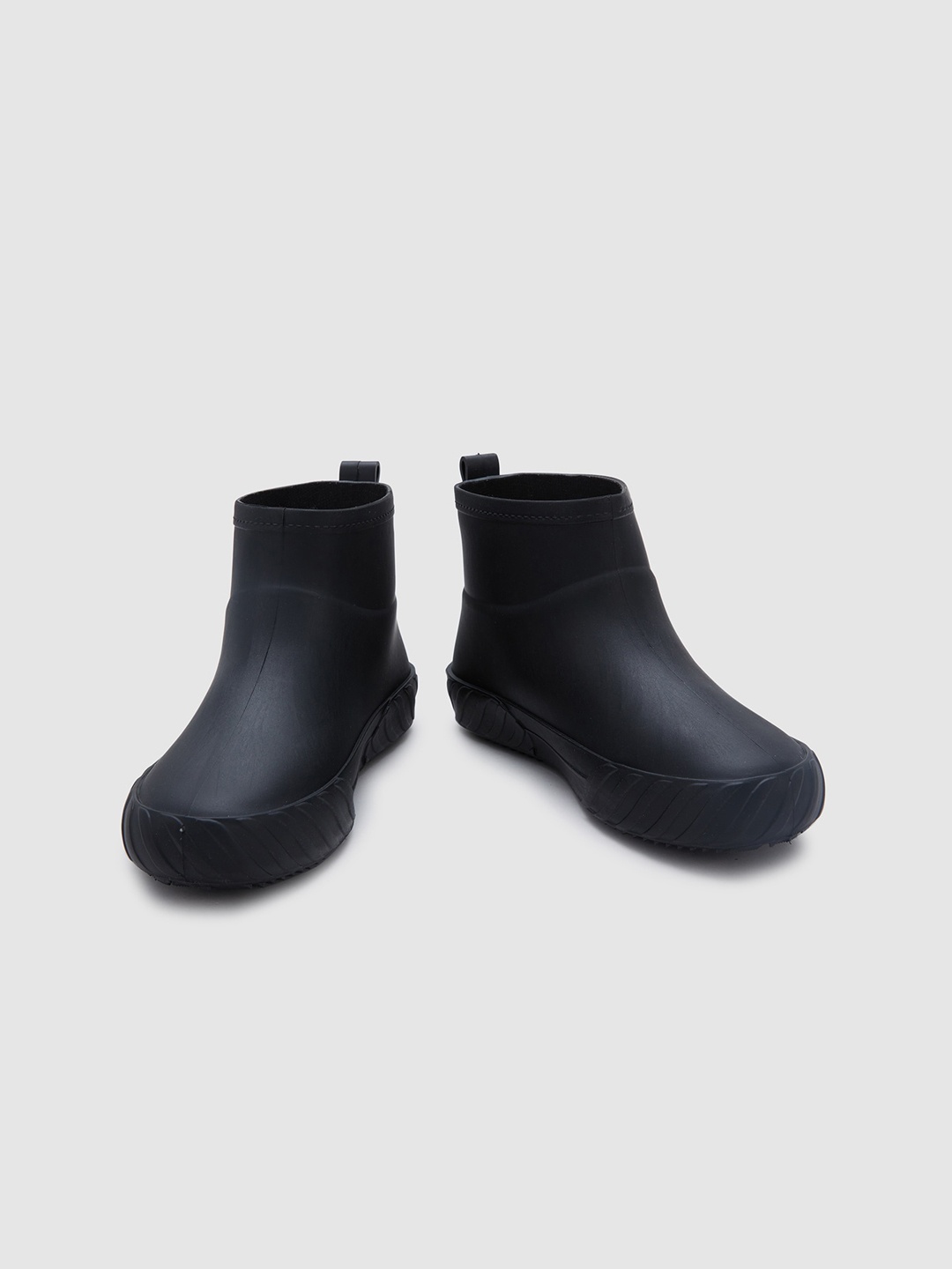 

Sole To Soul Women Waterproof Non-Slip Mid-Top Rain Boots, Black