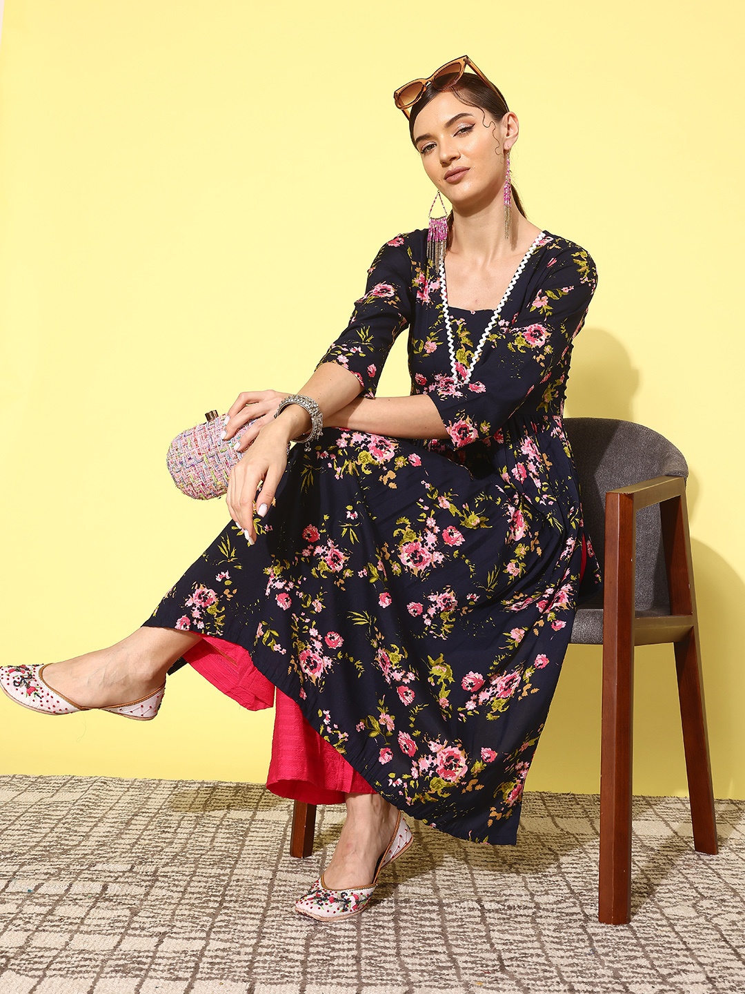 

Varanga Women Floral Printed Crepe Kurta, Navy blue