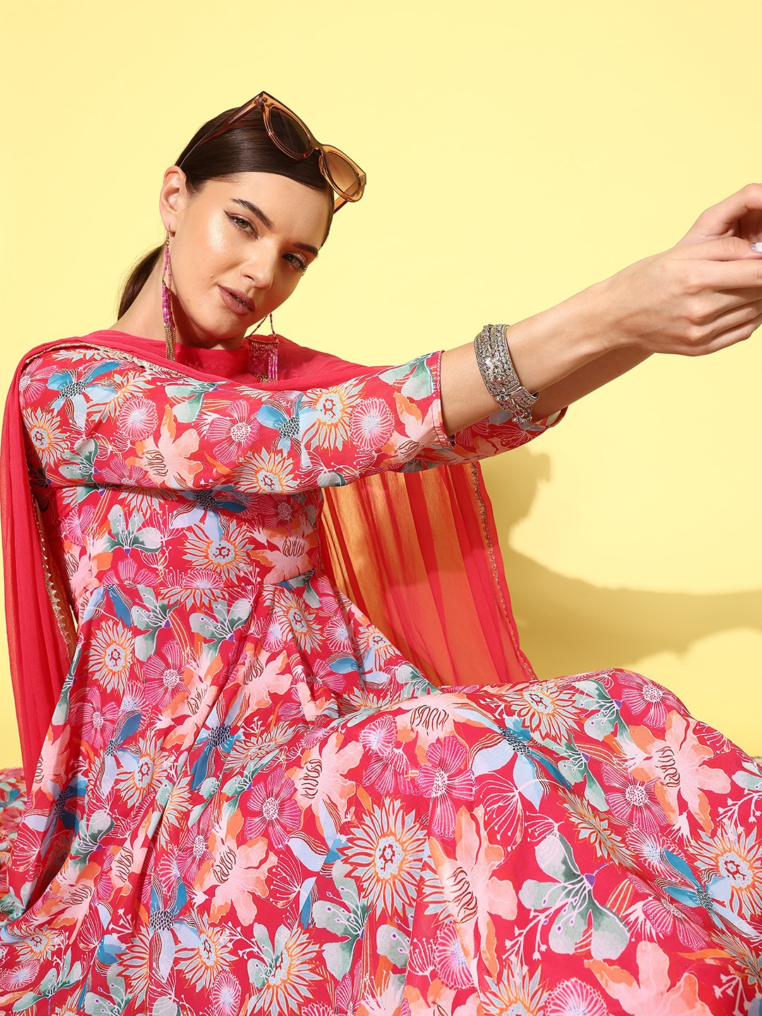 

Varanga Women Floral Printed Georgette Anarkali Kurta with Dupatta, Pink