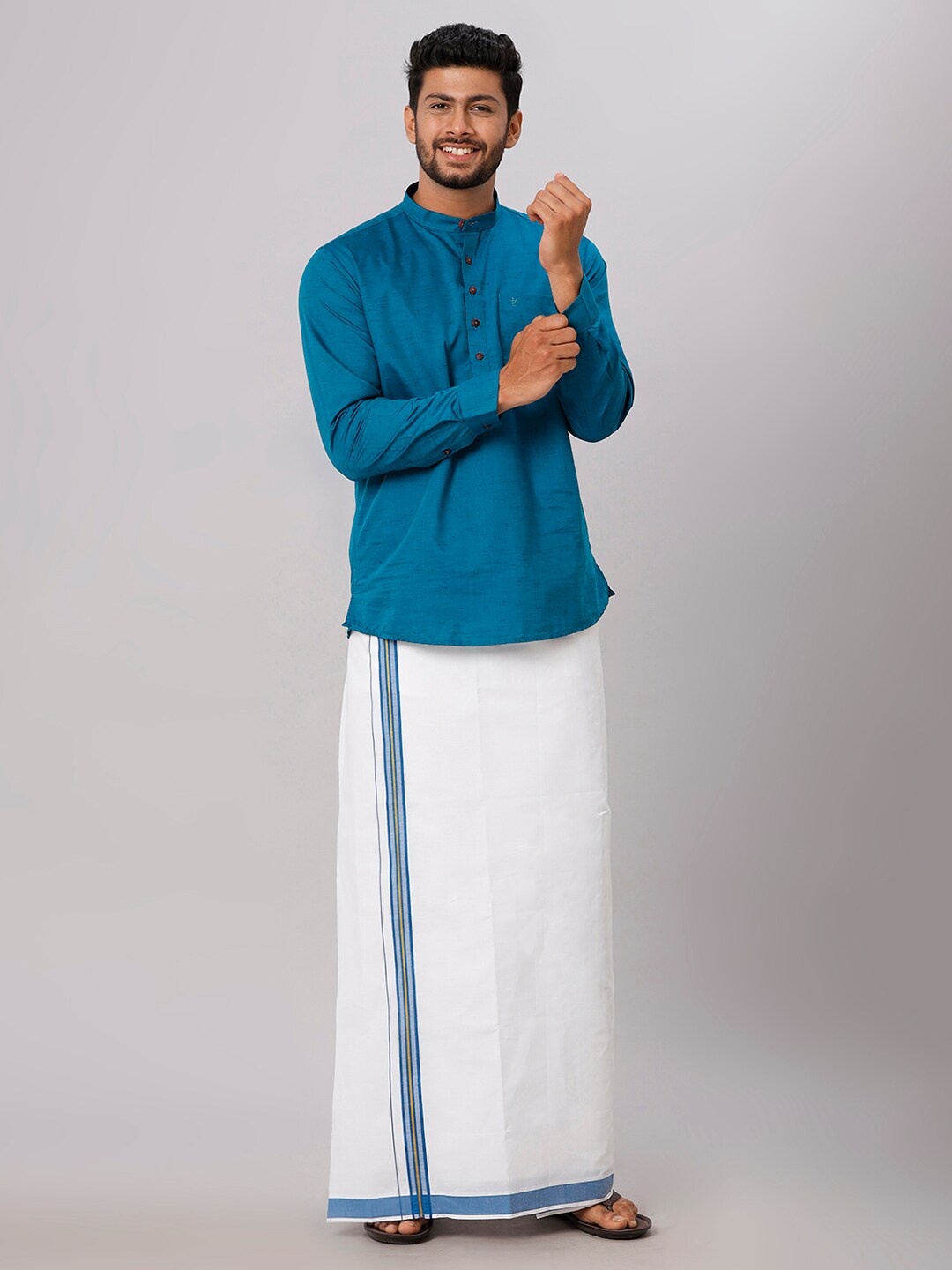 

Ramraj Band Collar Kurta With Veshti Set, Teal