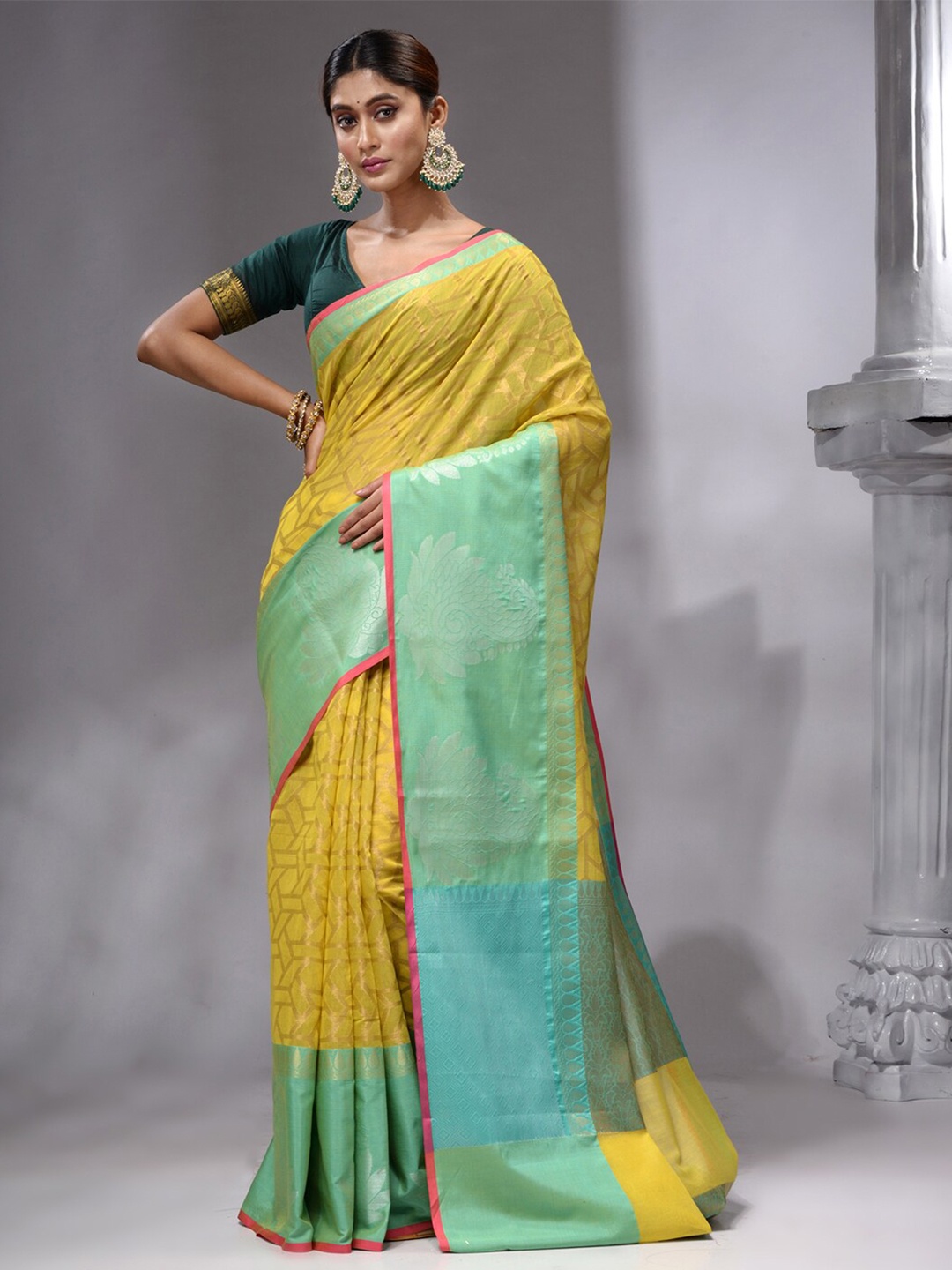 

HOUSE OF BEGUM Geomtric Woven Design Zari Pure Cotton Banarasi Saree, Yellow
