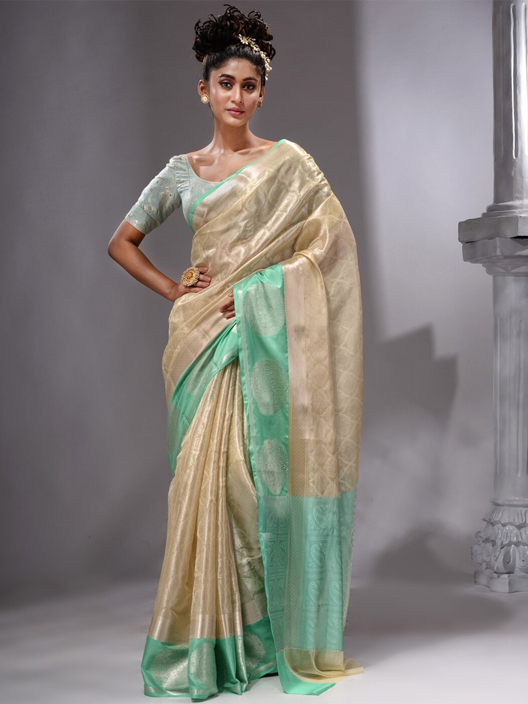 

HOUSE OF BEGUM Woven Design Zari Pure Linen Banarasi Saree, Beige