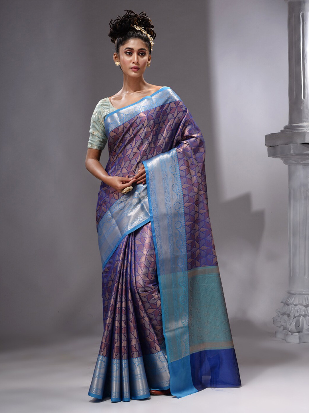 

HOUSE OF BEGUM Geometric Woven Design Zari Pure Linen Banarasi Saree, Blue