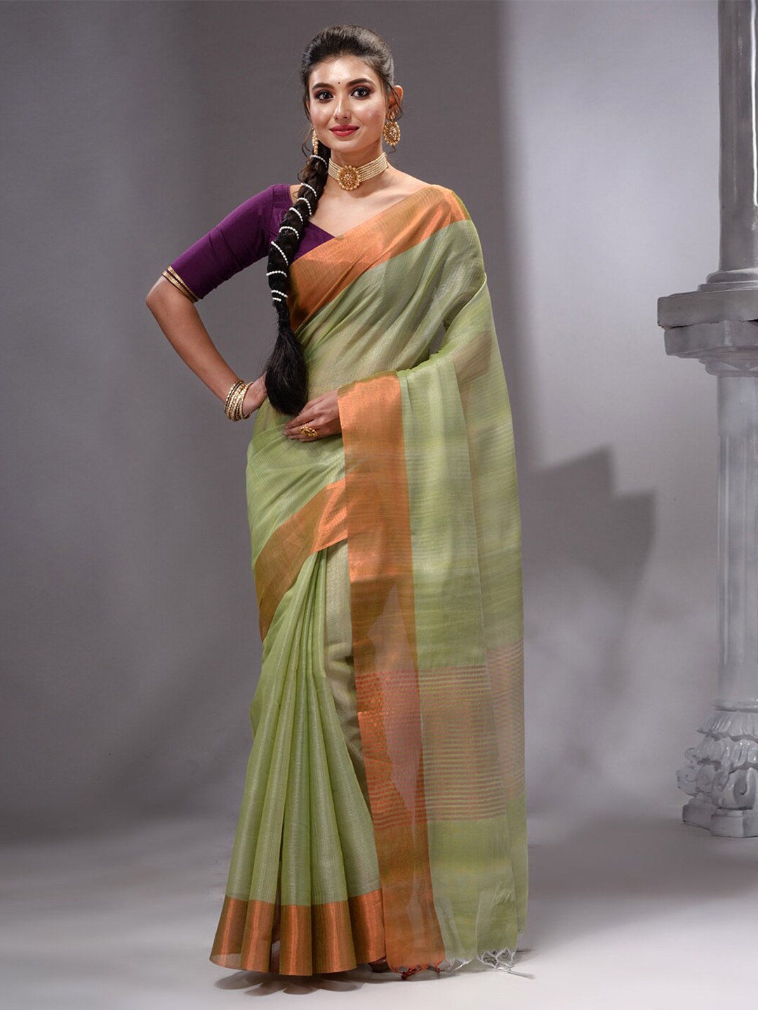 

HOUSE OF BEGUM Pure Linen Banarasi Saree, Green
