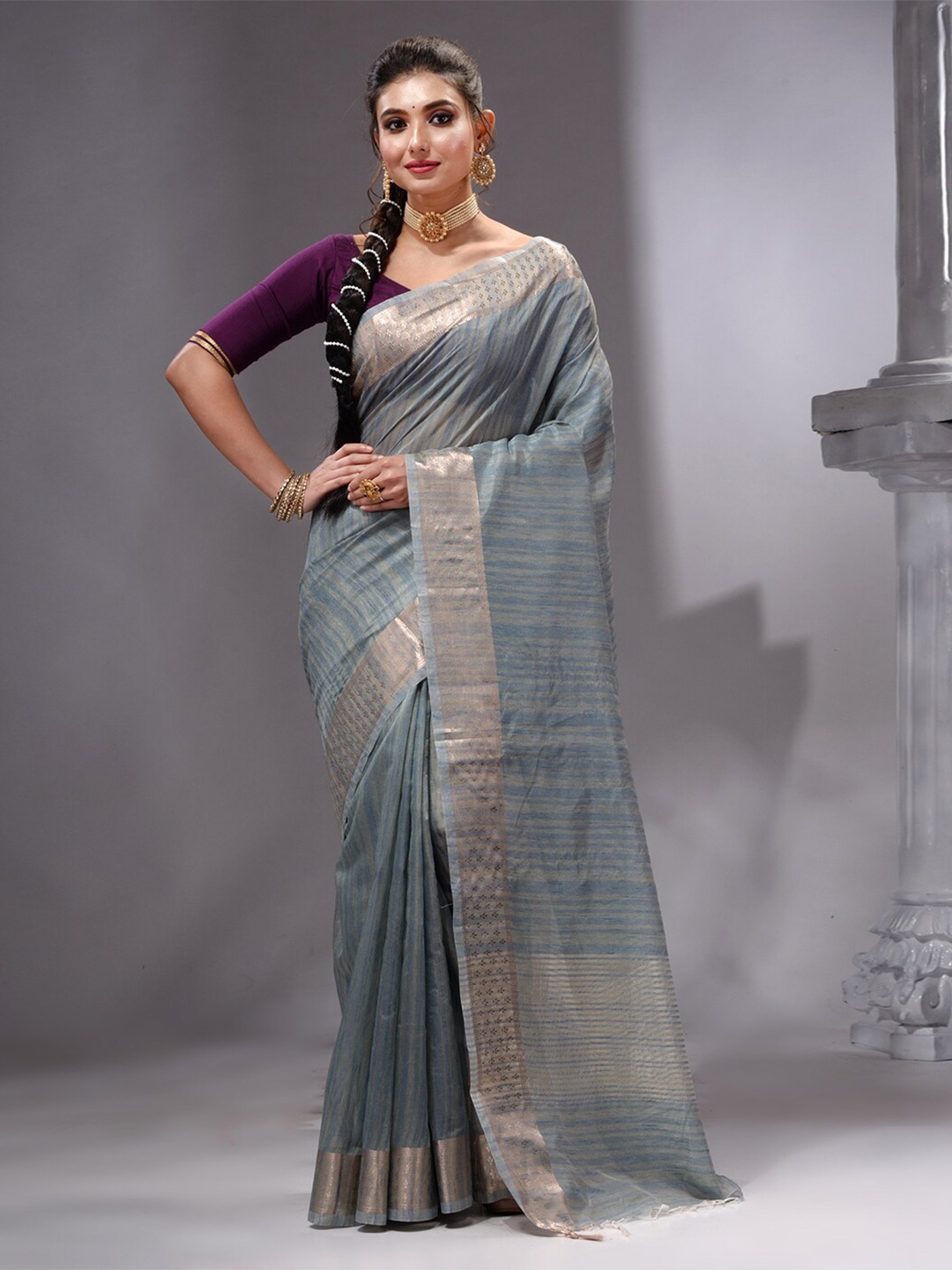 

HOUSE OF BEGUM Striped Zari Pure Linen Banarasi Saree, Grey