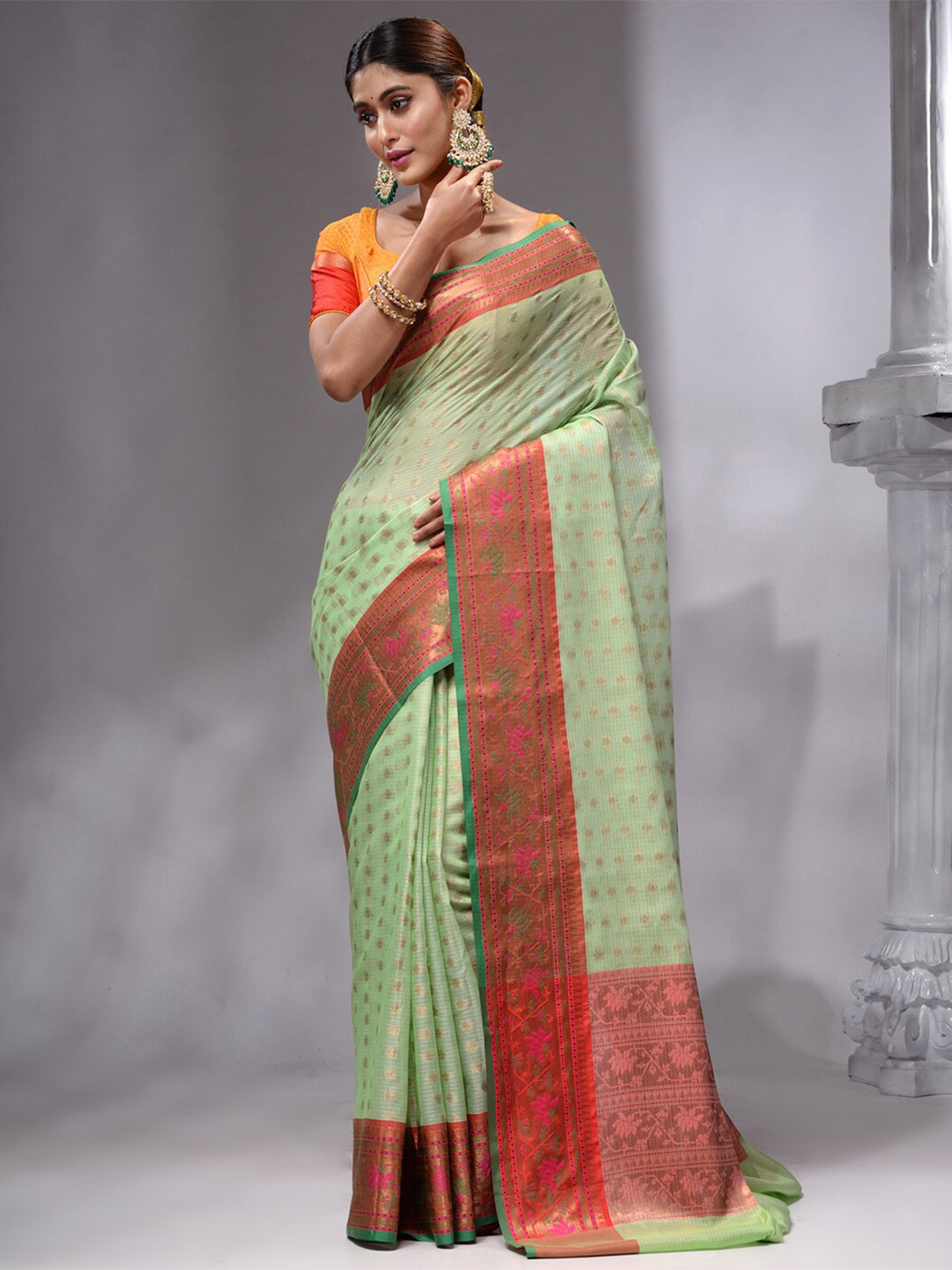 

HOUSE OF BEGUM Floral Woven Design Zari Pure Cotton Banarasi Saree, Green