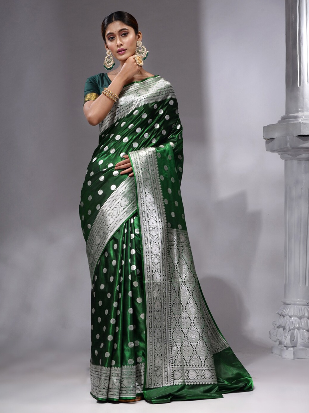 

HOUSE OF BEGUM Ethnic Motifs Woven Design Zari Banarasi Saree, Green