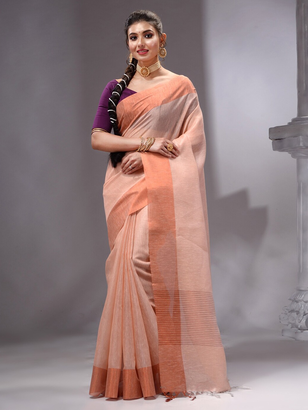 

HOUSE OF BEGUM Tasselled Pure Linen Banarasi Saree, Peach