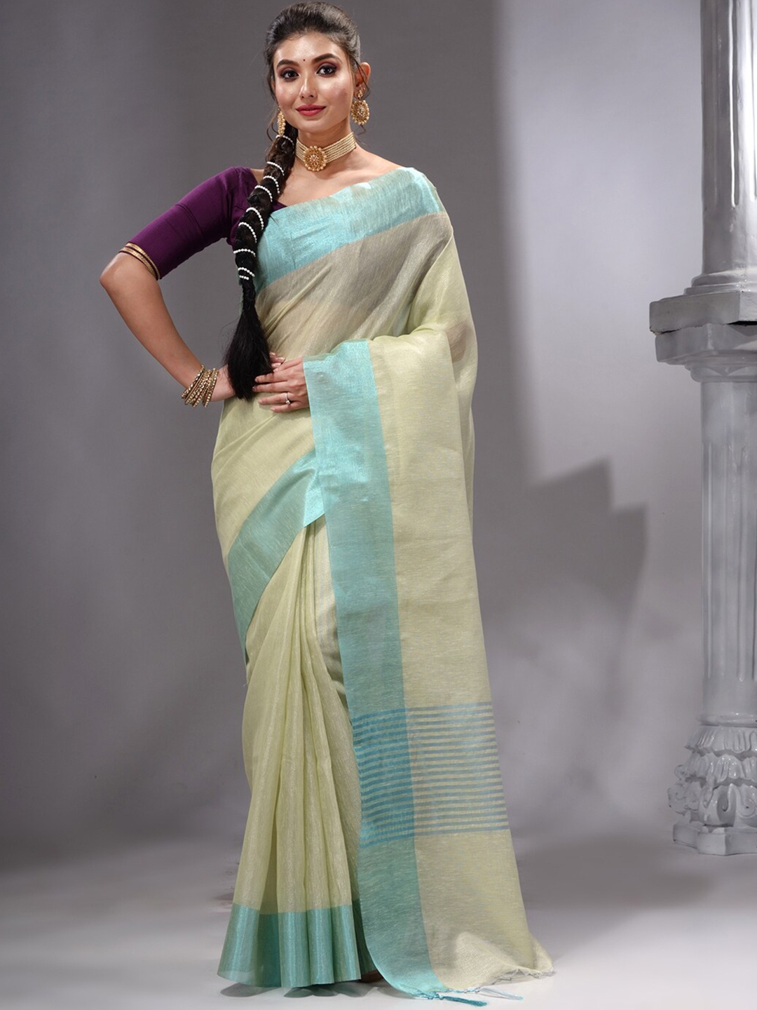 

HOUSE OF BEGUM Tasseled Pure Linen Banarasi Saree, Yellow
