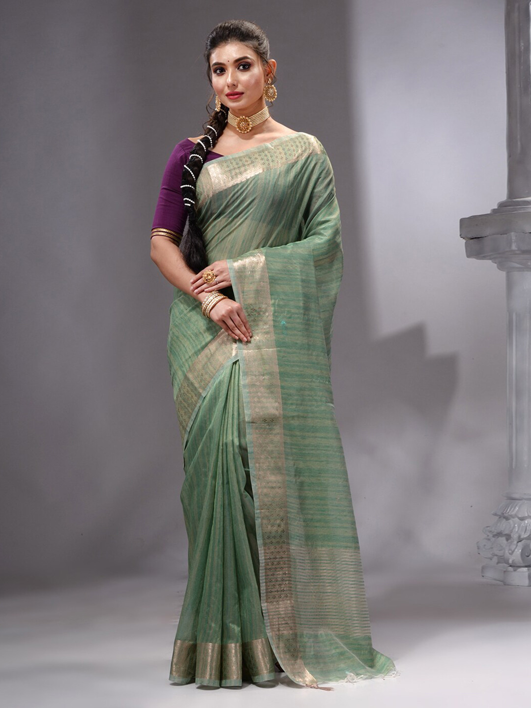 

HOUSE OF BEGUM Striped Woven Design Zari Pure Linen Banarasi Saree, Green