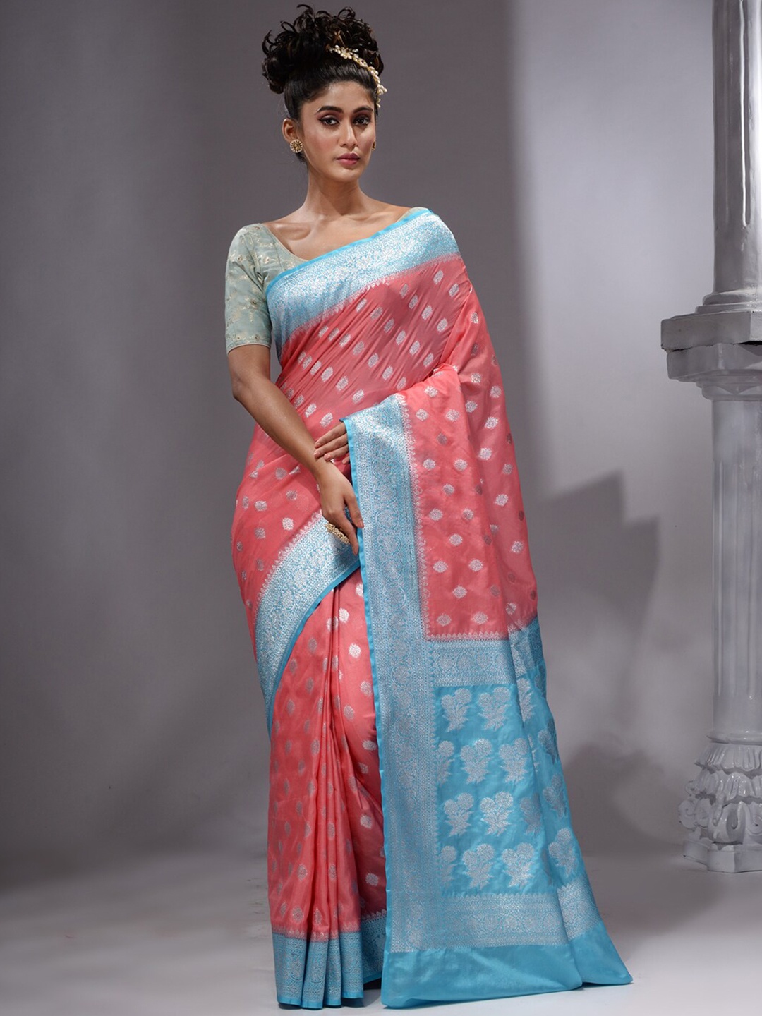 

HOUSE OF BEGUM Ethnic Motifs Woven Design Zari Banarasi Saree, Peach