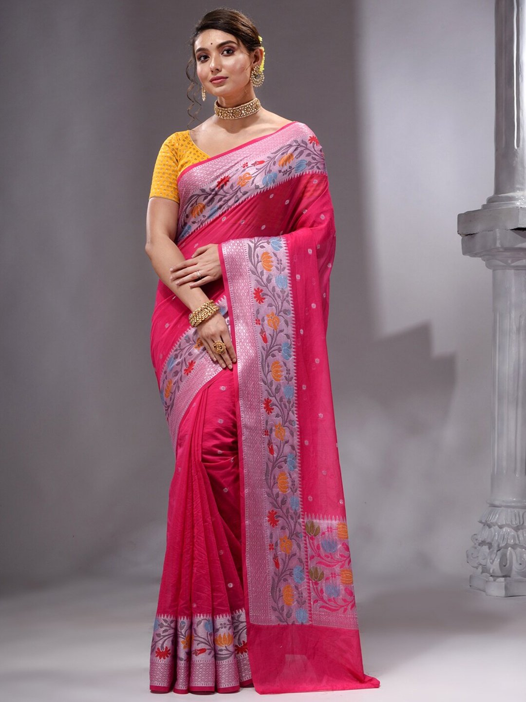 

HOUSE OF BEGUM Floral Woven Design Zari Banarasi Saree, Pink
