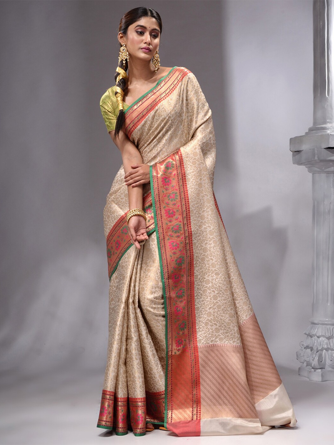 

HOUSE OF BEGUM Woven Design Zari Silk Blend Banarasi Saree, Off white