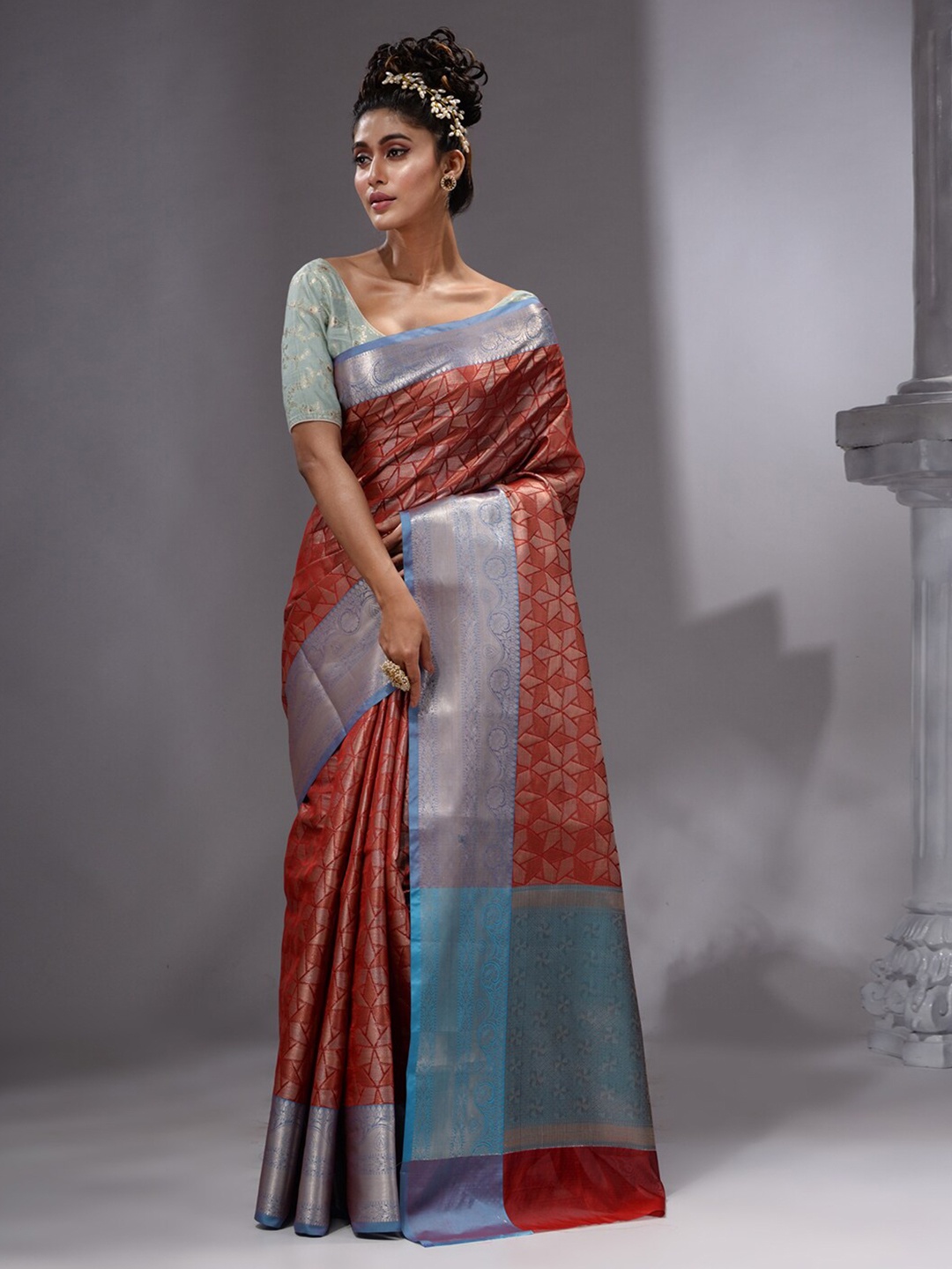 

HOUSE OF BEGUM Ethnic Motifs Woven Design Zari Pure Linen Banarasi Saree, Maroon