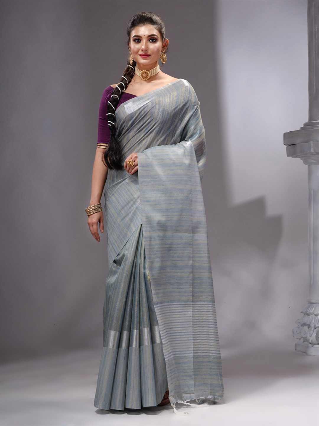 

HOUSE OF BEGUM Striped Zari Pure Linen Banarasi Saree, Grey
