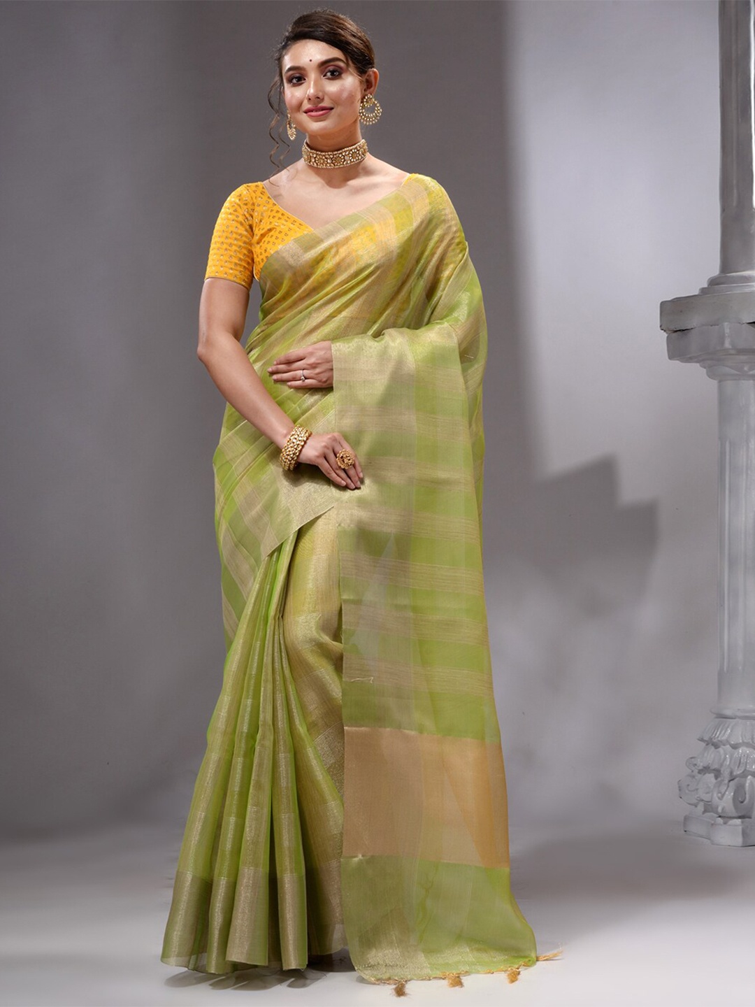 

HOUSE OF BEGUM Striped Woven Design Zari Pure Linen Banarasi Saree, Green