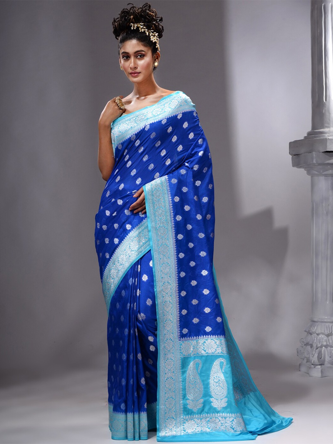 

HOUSE OF BEGUM Ethnic Motifs Woven Design Zari Banarasi Saree, Blue