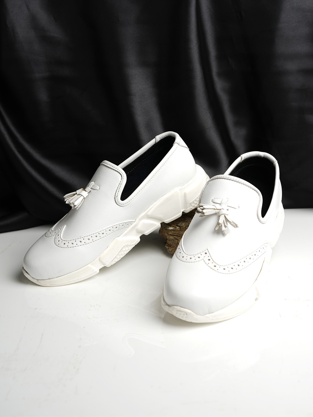 

MONKSTORY Men Perforated Tassel Loafers, White