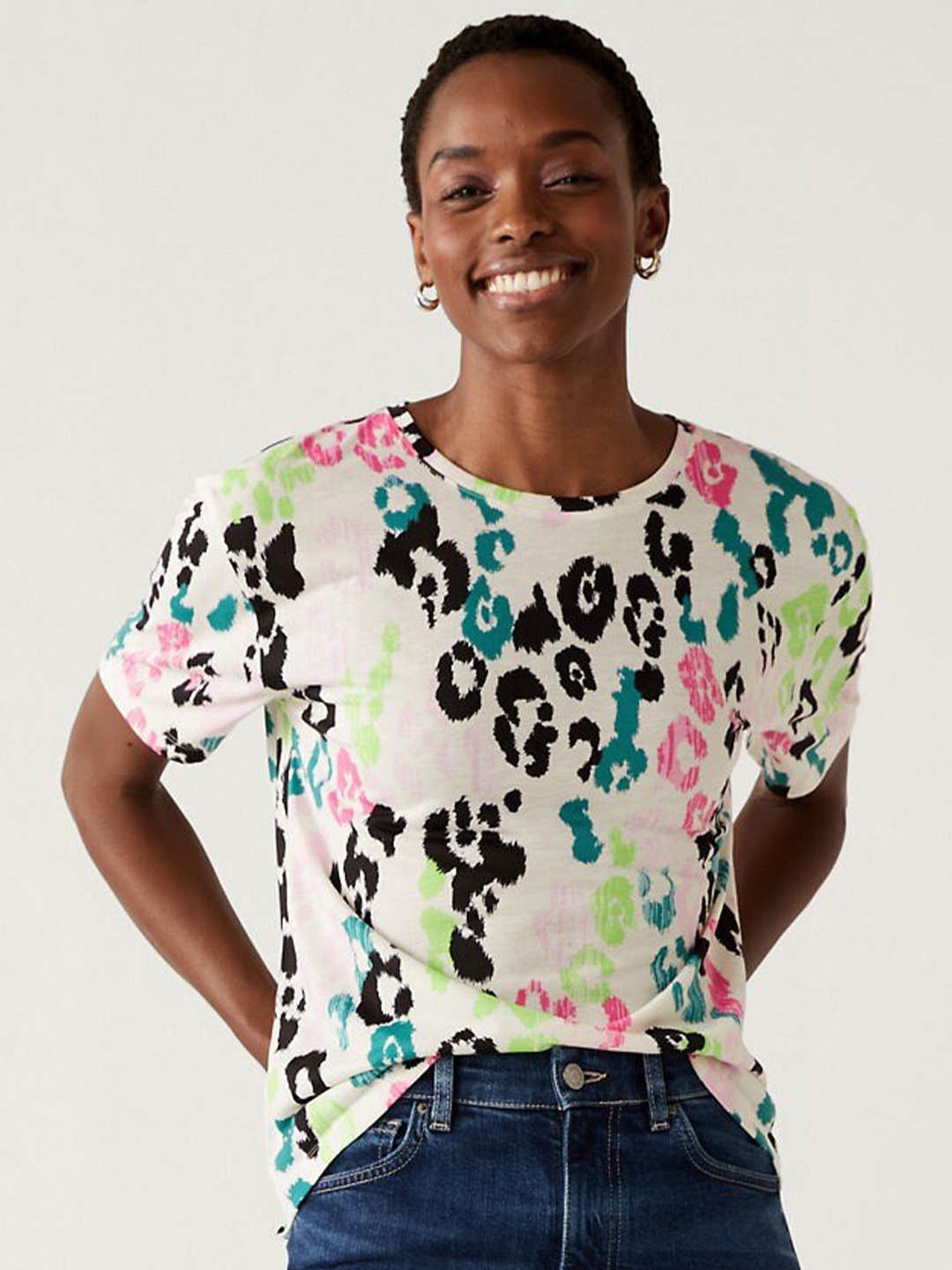 

Marks & Spencer Abstract Printed Relaxed Fit T-shirt, White