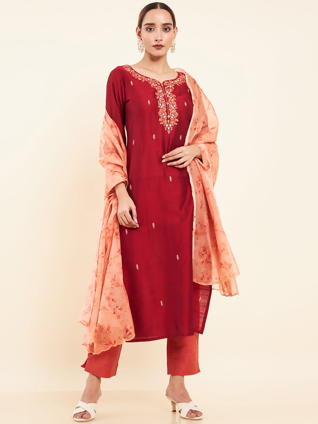 

Maybell Floral Embroidered Pure Silk Kurta with Trousers & Dupatta, Maroon