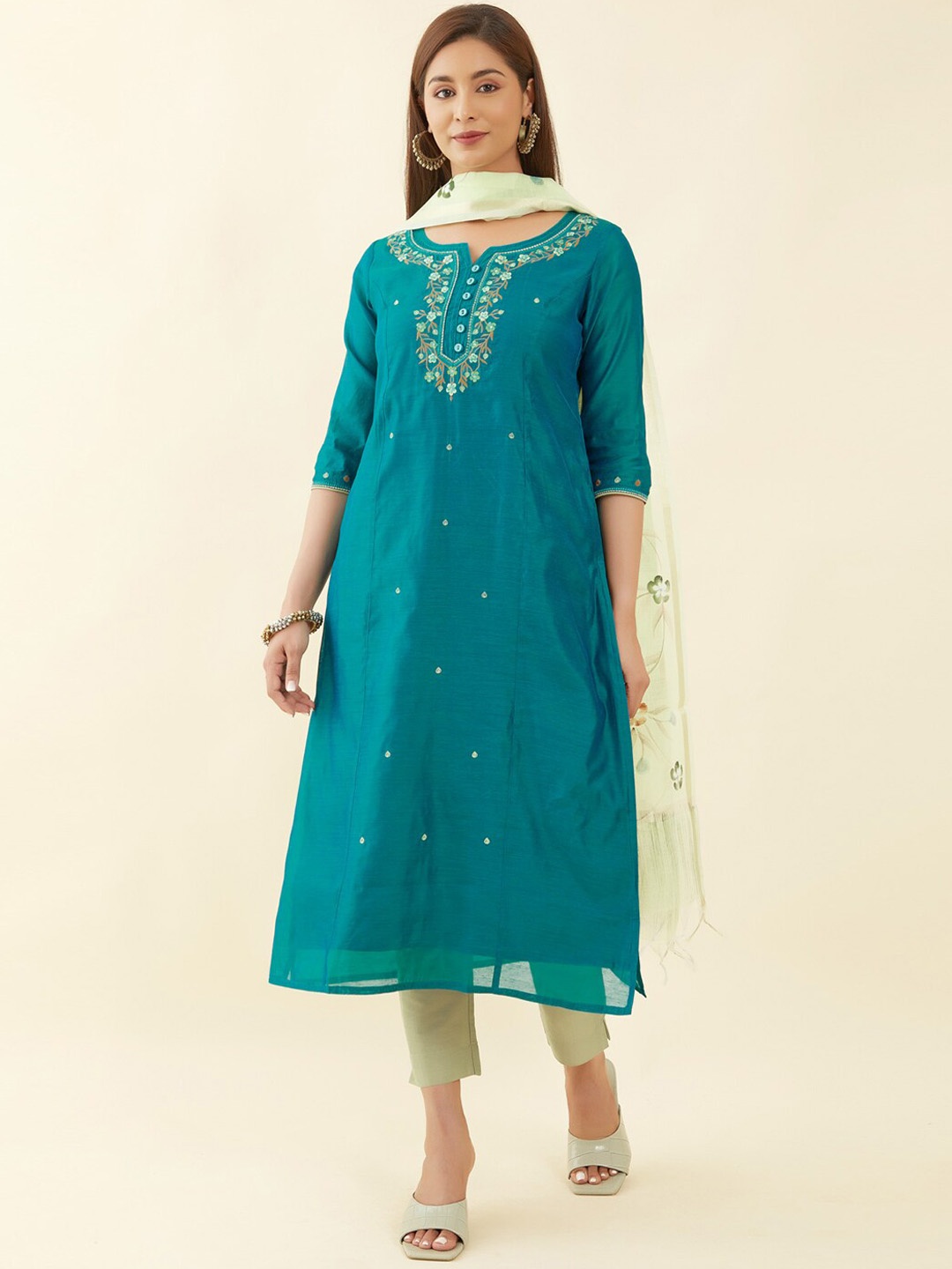 

Maybell Floral Embroidered Chanderi Cotton Kurta with Trousers & Dupatta, Blue