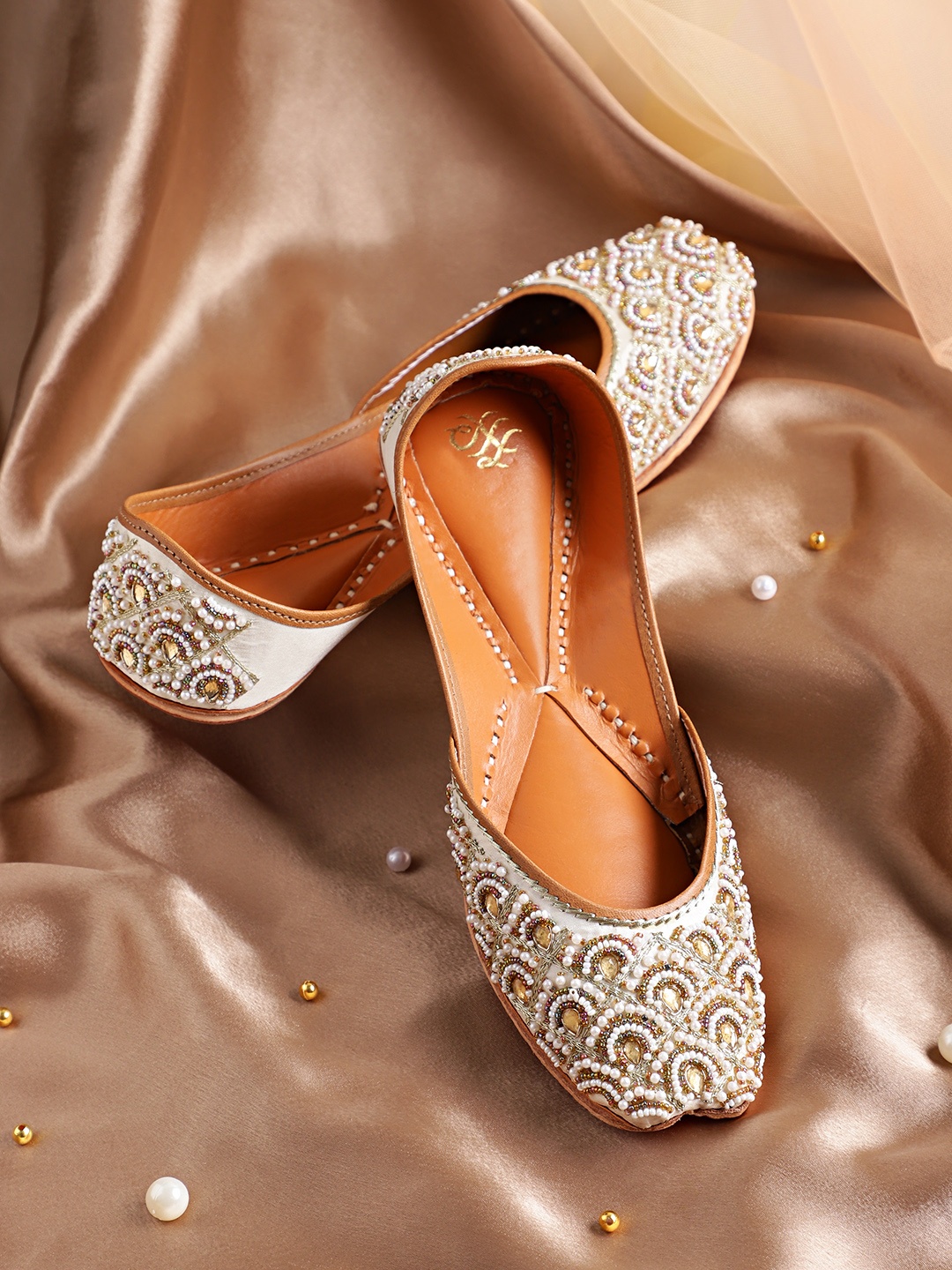 

House of Pataudi Women Embellished Party Mojaris, Off white