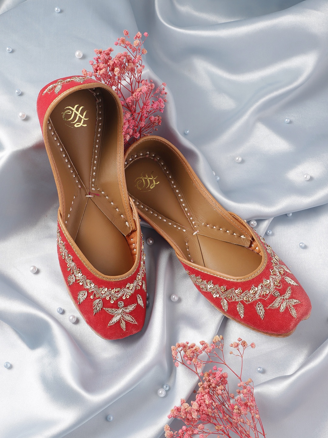 

House of Pataudi Women Embellished Ethnic Mojaris, Red