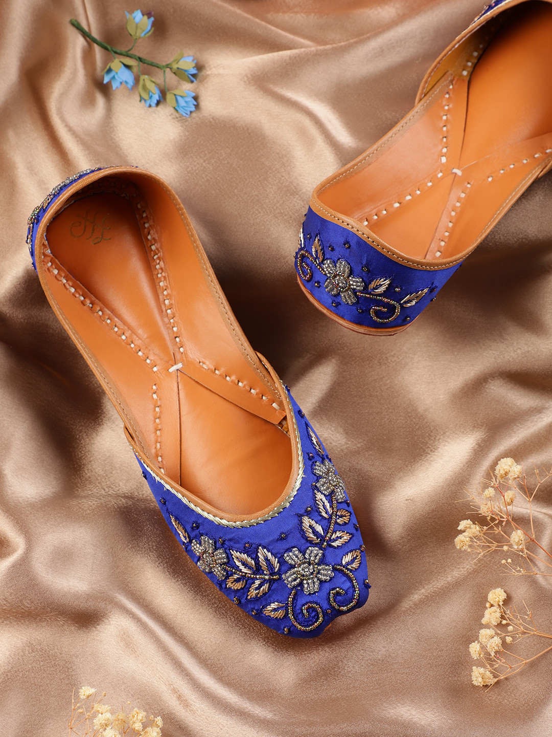 

House of Pataudi Women Embellished Ethnic Mojaris, Blue